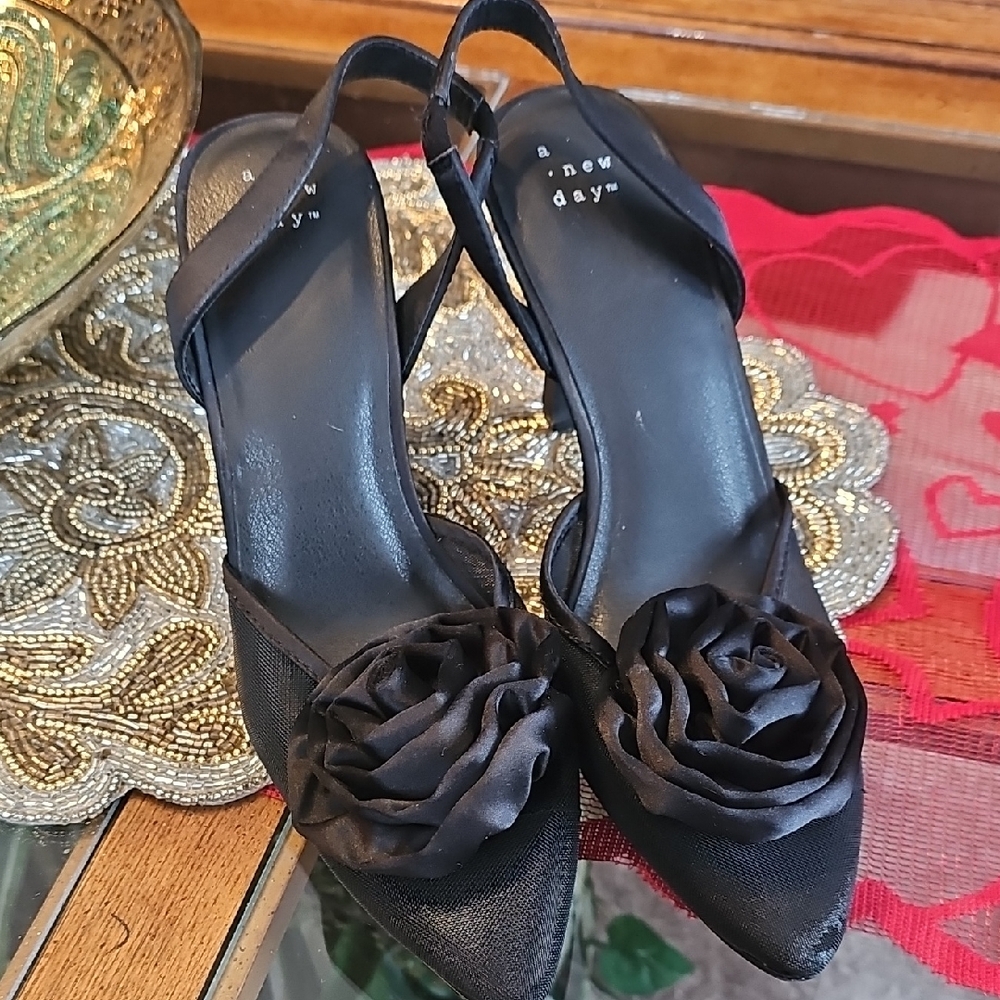 A New Day Black Heels with Rosette Detail